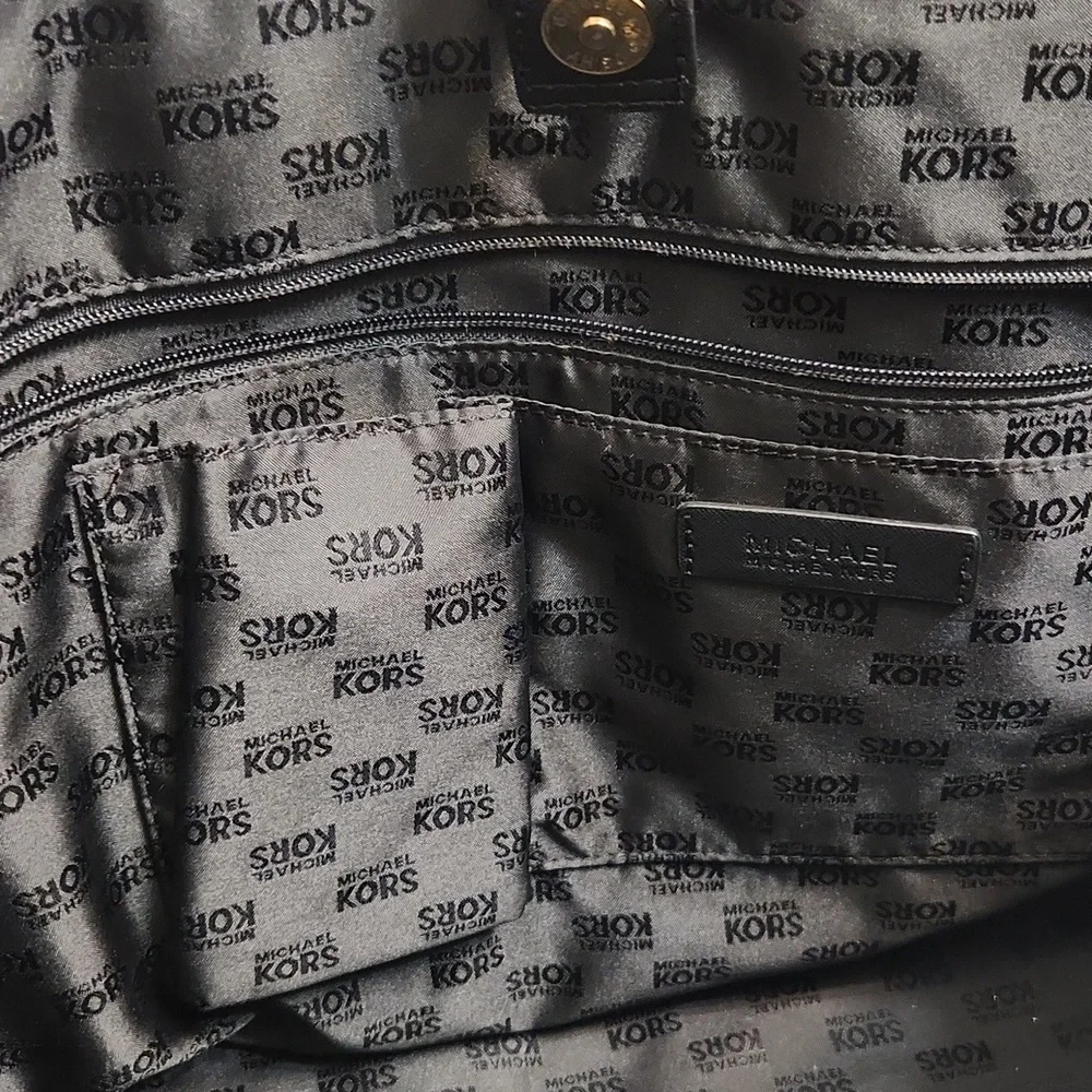 Michael Kors Jet Set Striped Large Black White Travel Tote - Picture 14 of 15